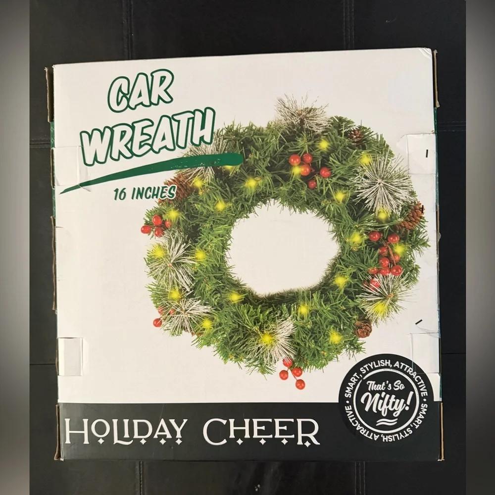 NWT CHRISTMAS CAR Wreath included just descriptioñ